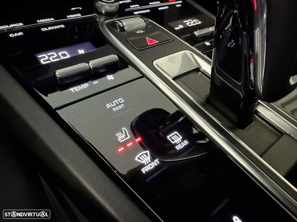 Porsche Cayenne Coupé E-Hybrid Platinum Edition - 18