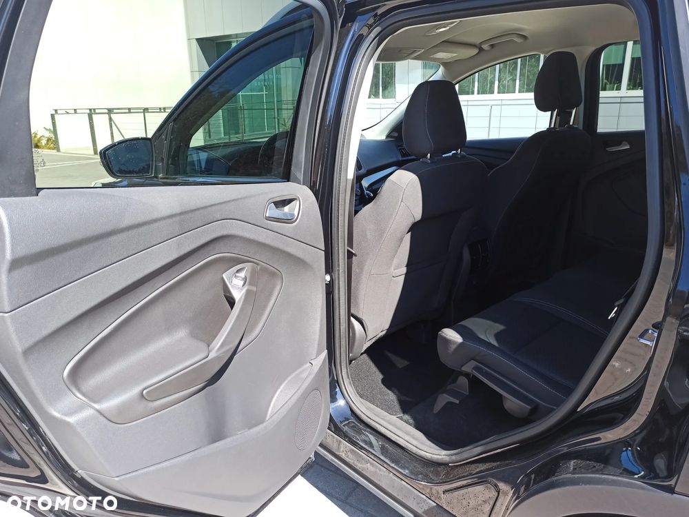 Ford Kuga - 24