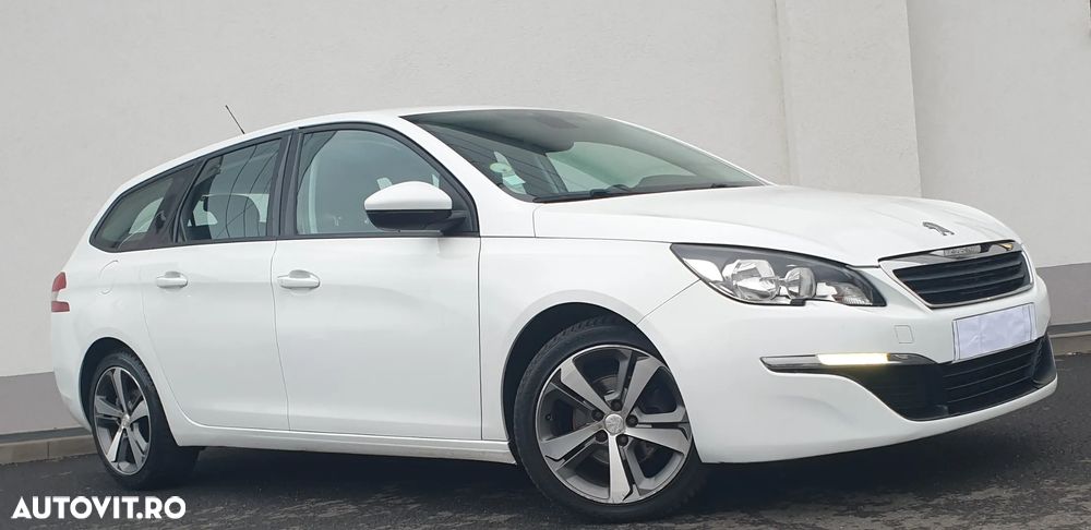 Peugeot 308 1.6 e-HDI FAP STT Allure - 12