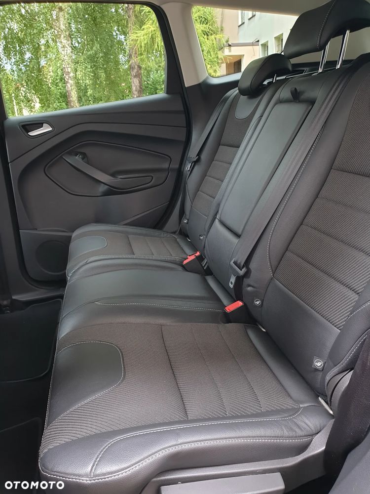 Ford Kuga 2.0 TDCi 4x4 Titanium - 34