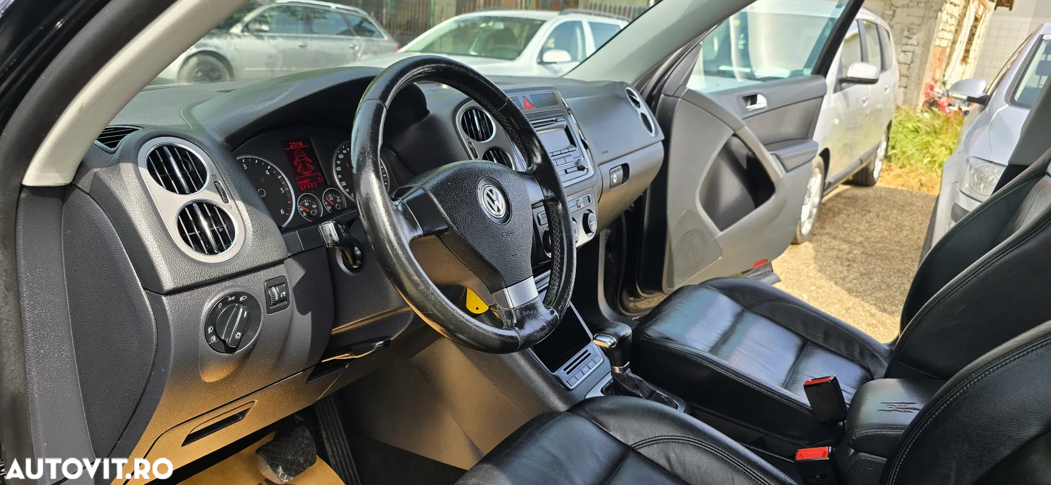 Volkswagen Tiguan 2.0 TDI 4Motion DSG Sport & Style - 24