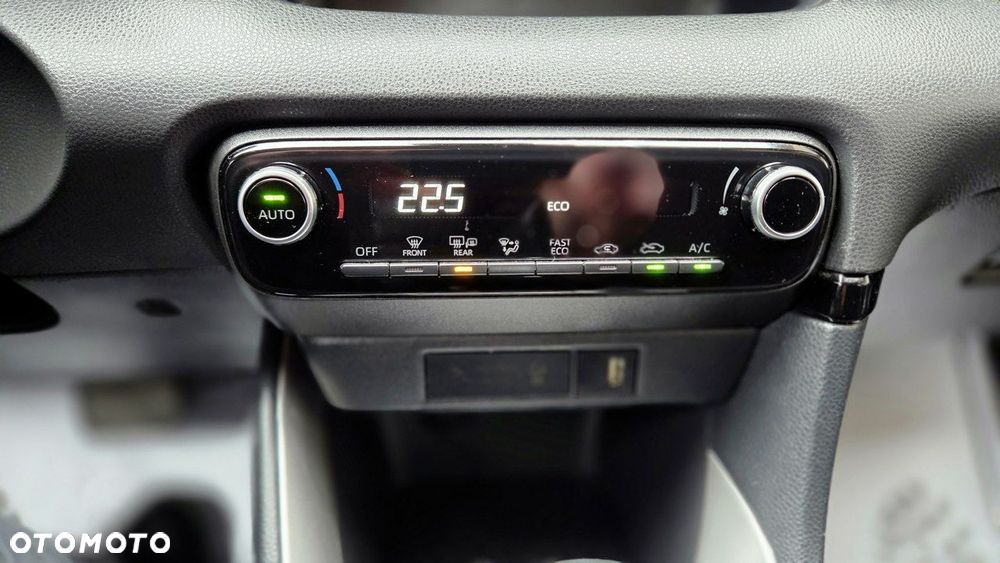 Toyota Yaris Hybrid 1.5 Comfort - 24