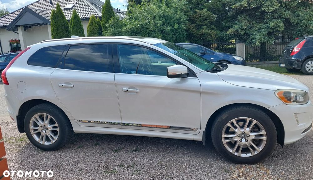 Volvo XC 60 T5 Drive-E Momentum - 4