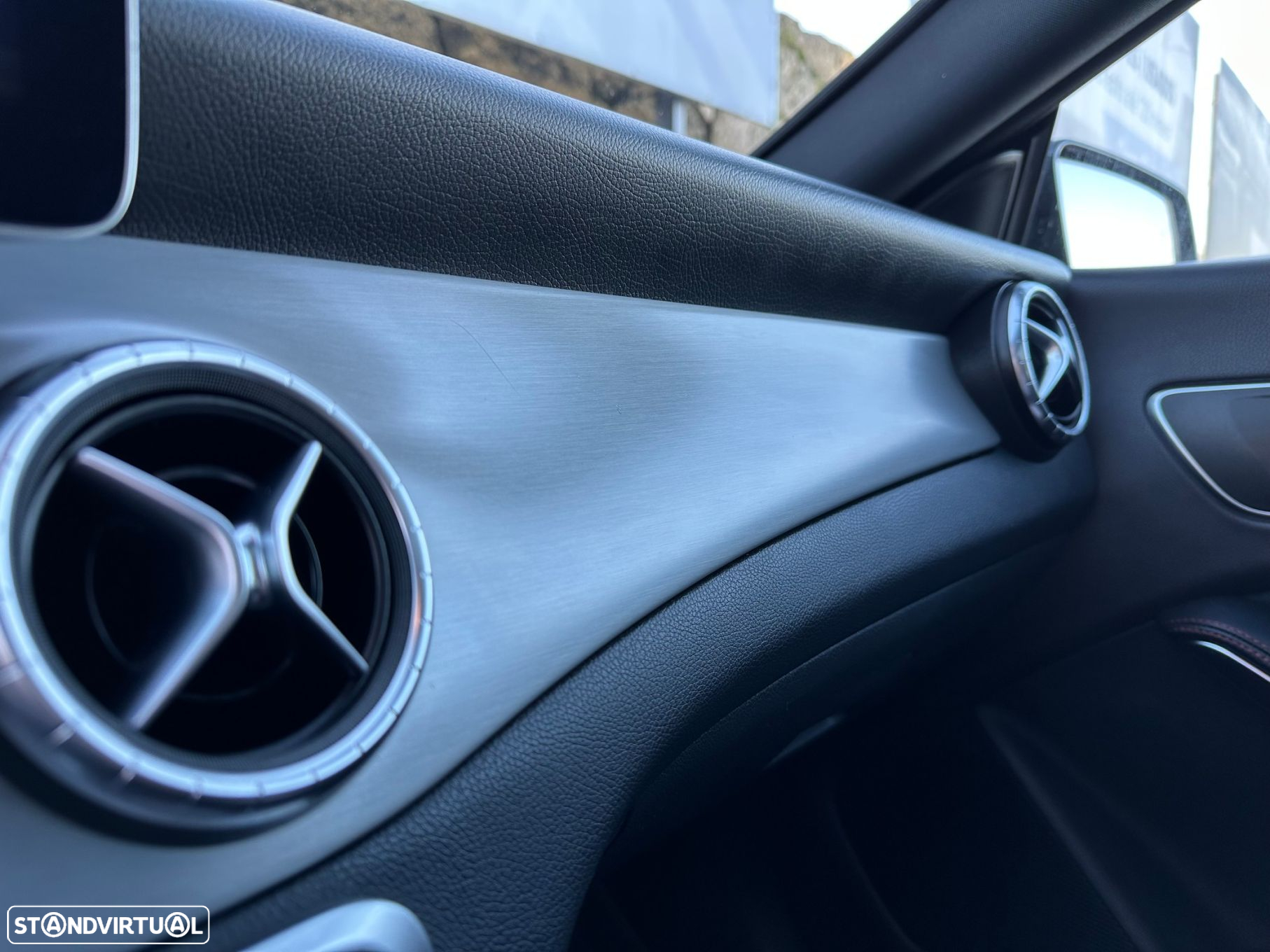 Mercedes-Benz CLA 180 - 25