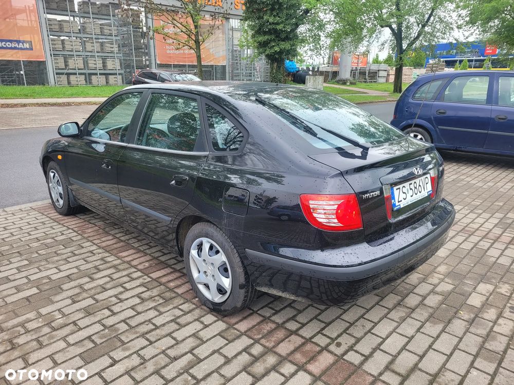Hyundai Elantra 2.0i GLS - 3