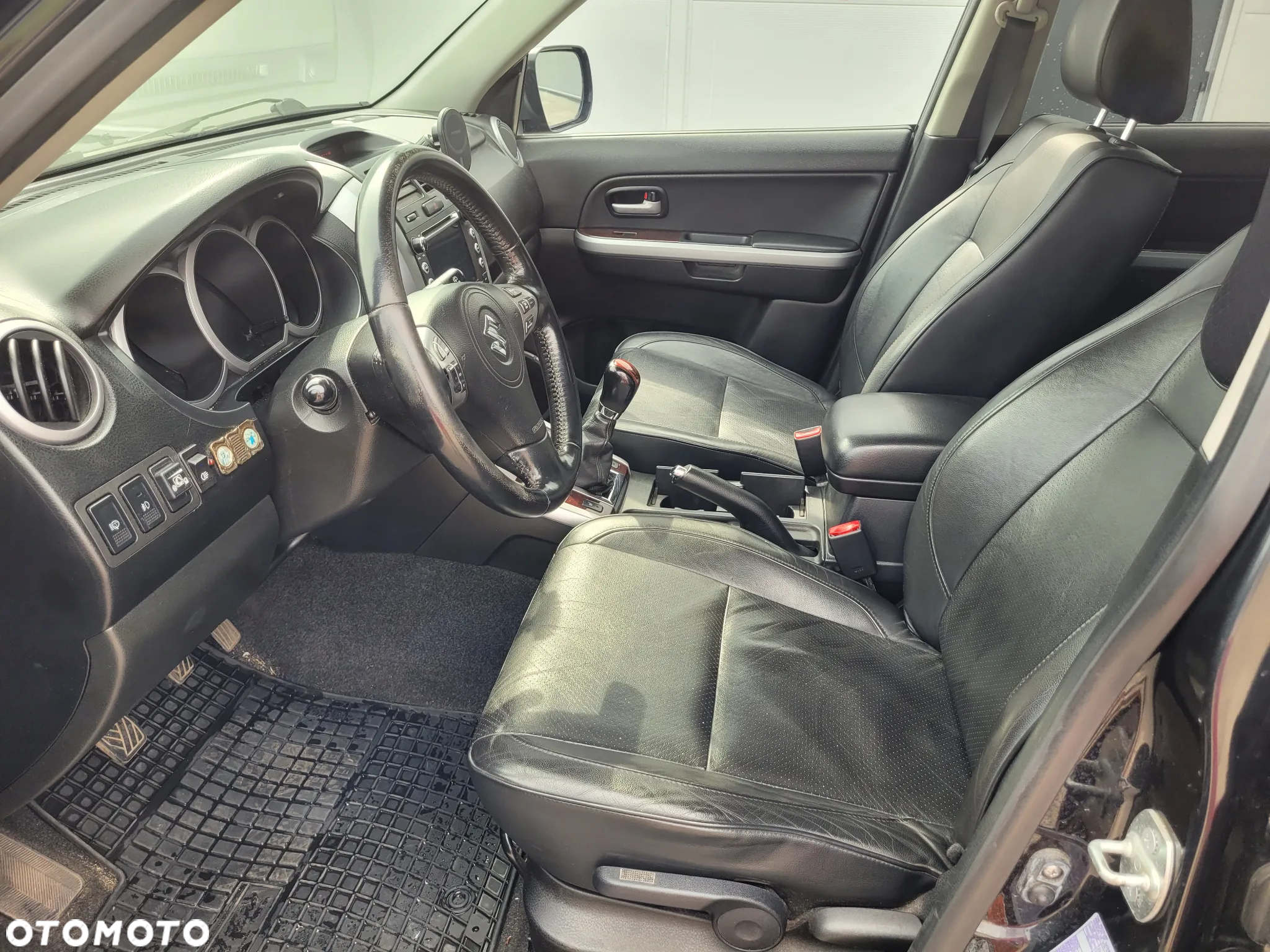 Suzuki Grand Vitara 2.0 De luxe - 18