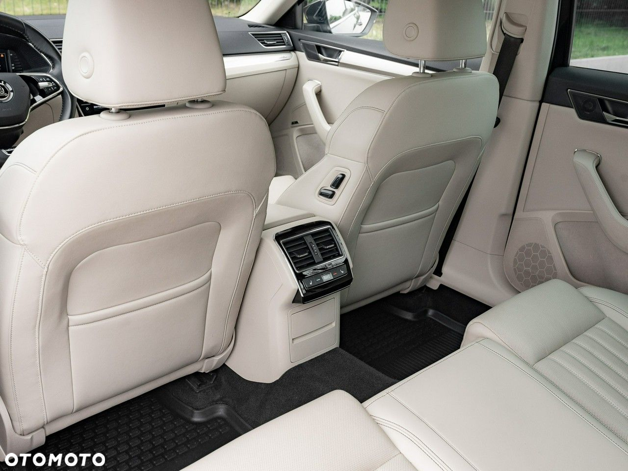 Skoda Superb 2.0 TDI SCR 4x4 L&K DSG - 26