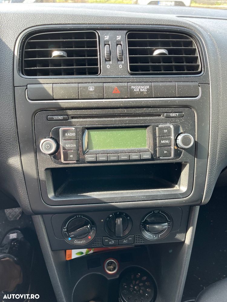 Volkswagen Polo - 11