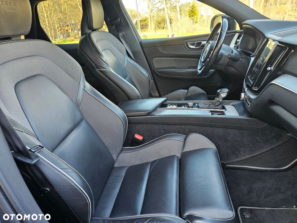Volvo XC 60 D4 R-Design - 6
