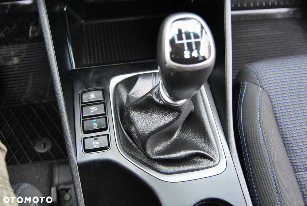 Hyundai Tucson blue 1.7 CRDi 2WD Style - 26