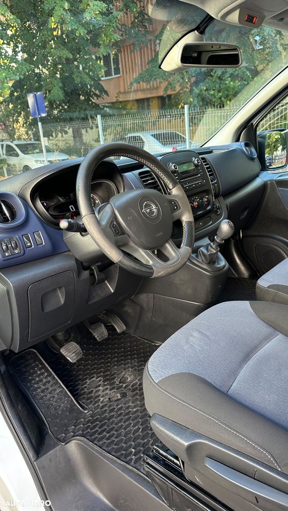 Opel Vivaro - 12