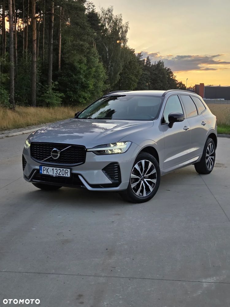 Volvo XC 60 B4 D Plus Dark - 4