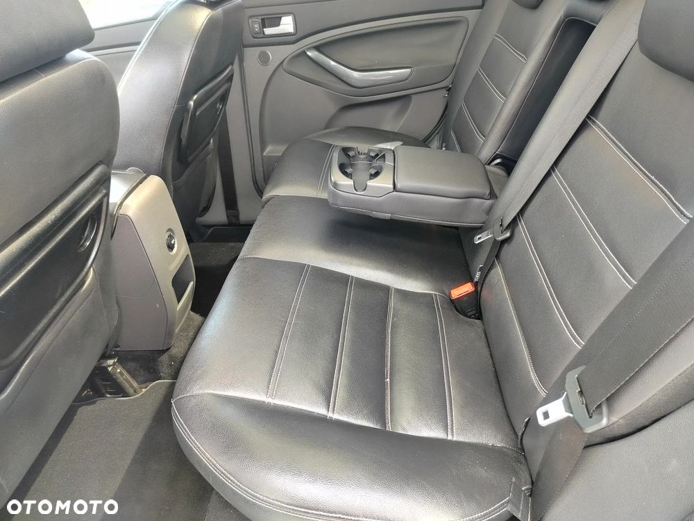 Ford Kuga 2.5 4x4 Titanium - 32