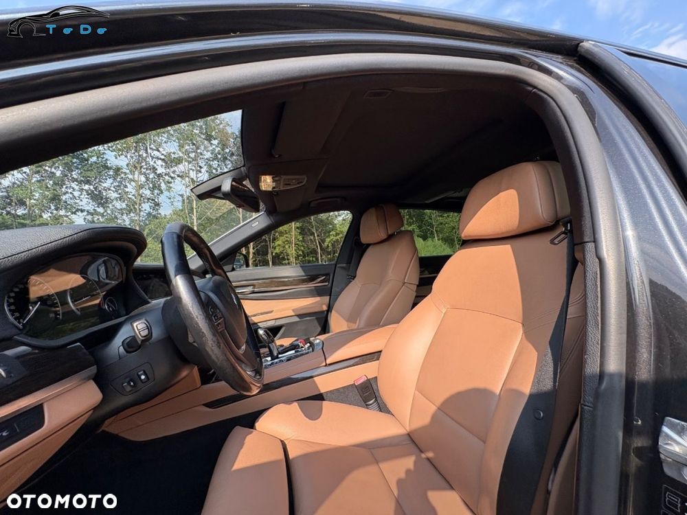 BMW Seria 7 750i L xDrive - 22