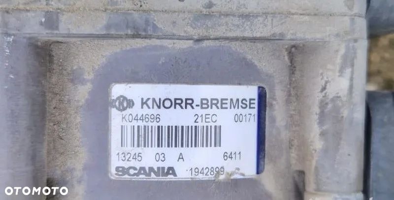 1942899 K044696 Scania Zawor glowny hamulca - 2