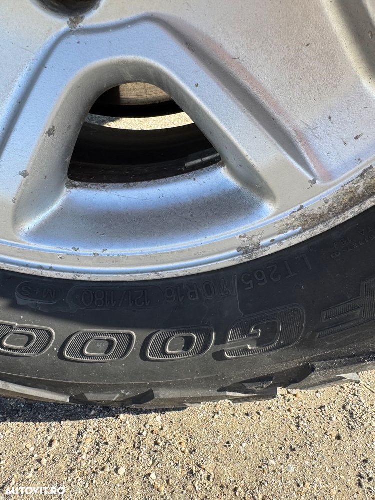 Toyota Land Cruiser - 17