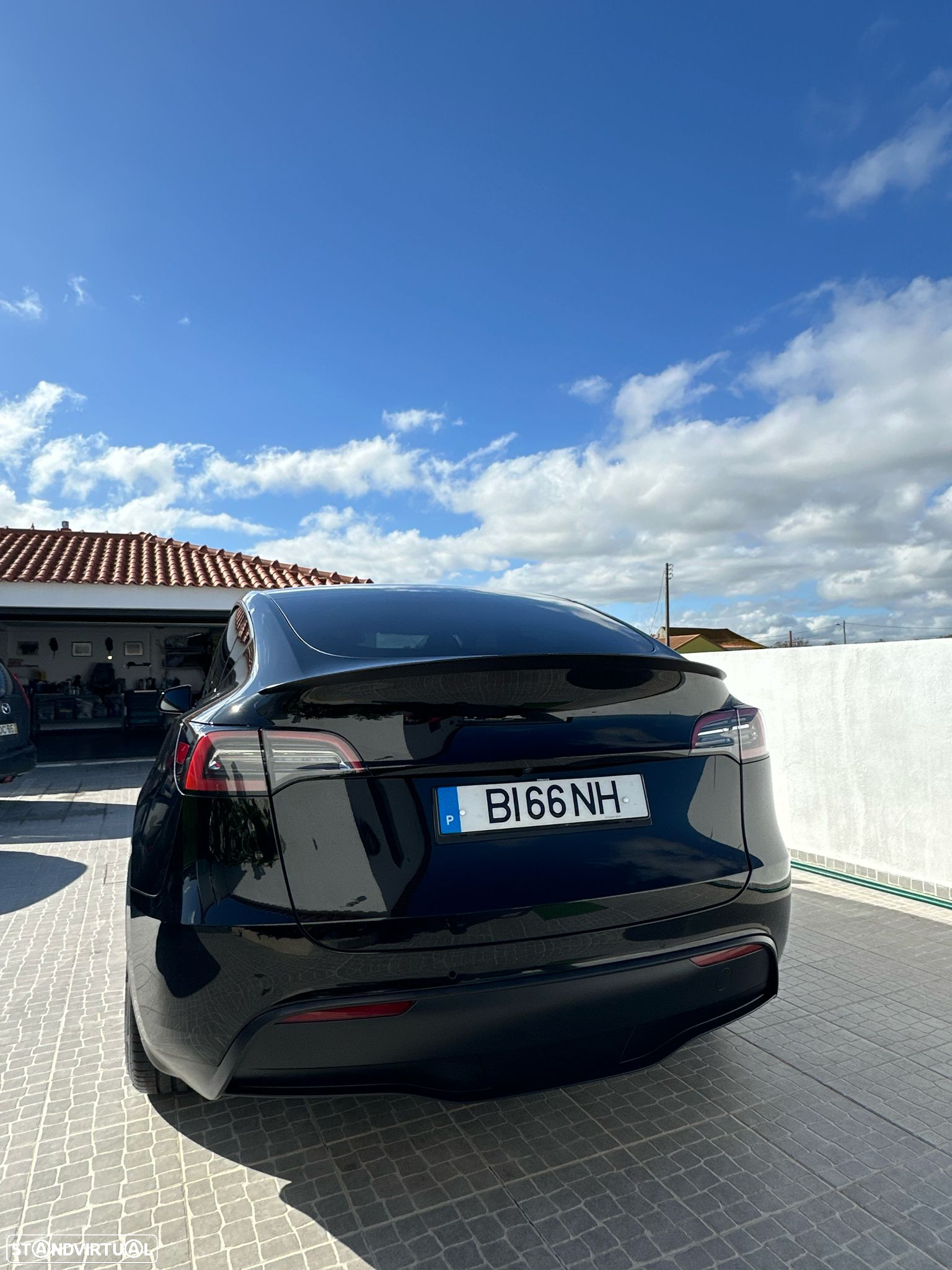 Tesla Model Y Performance Dual Motor AWD - 29