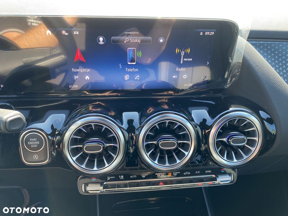 Mercedes-Benz GLA - 14