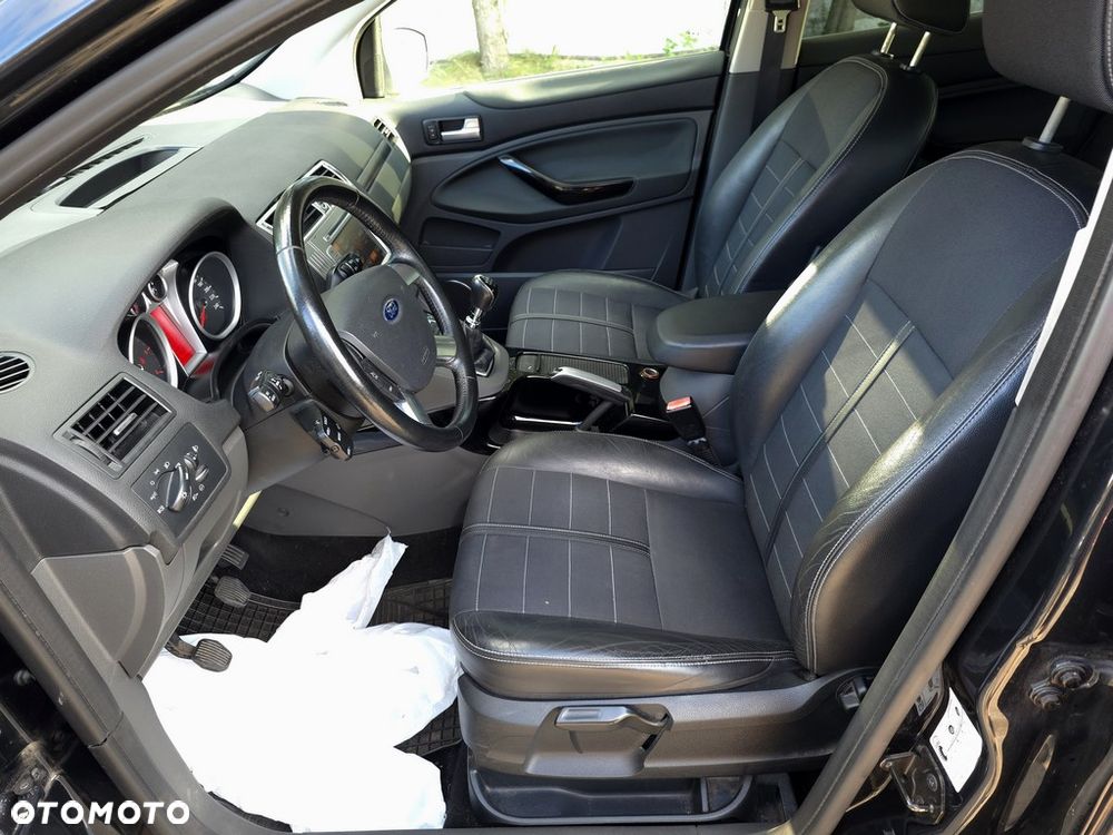 Ford Kuga 2.0 TDCi Titanium - 8