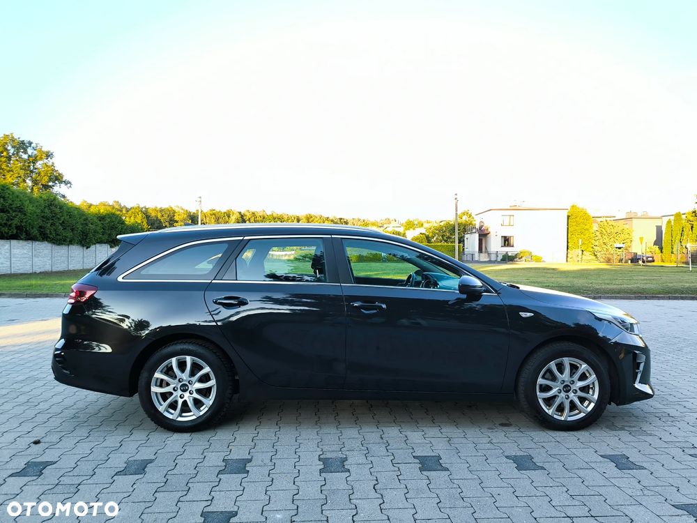 Kia Ceed 1.6 CRDi Eco-Dynamics+(48V Mild-Hybr.) DCT7 Platinum Edition - 4