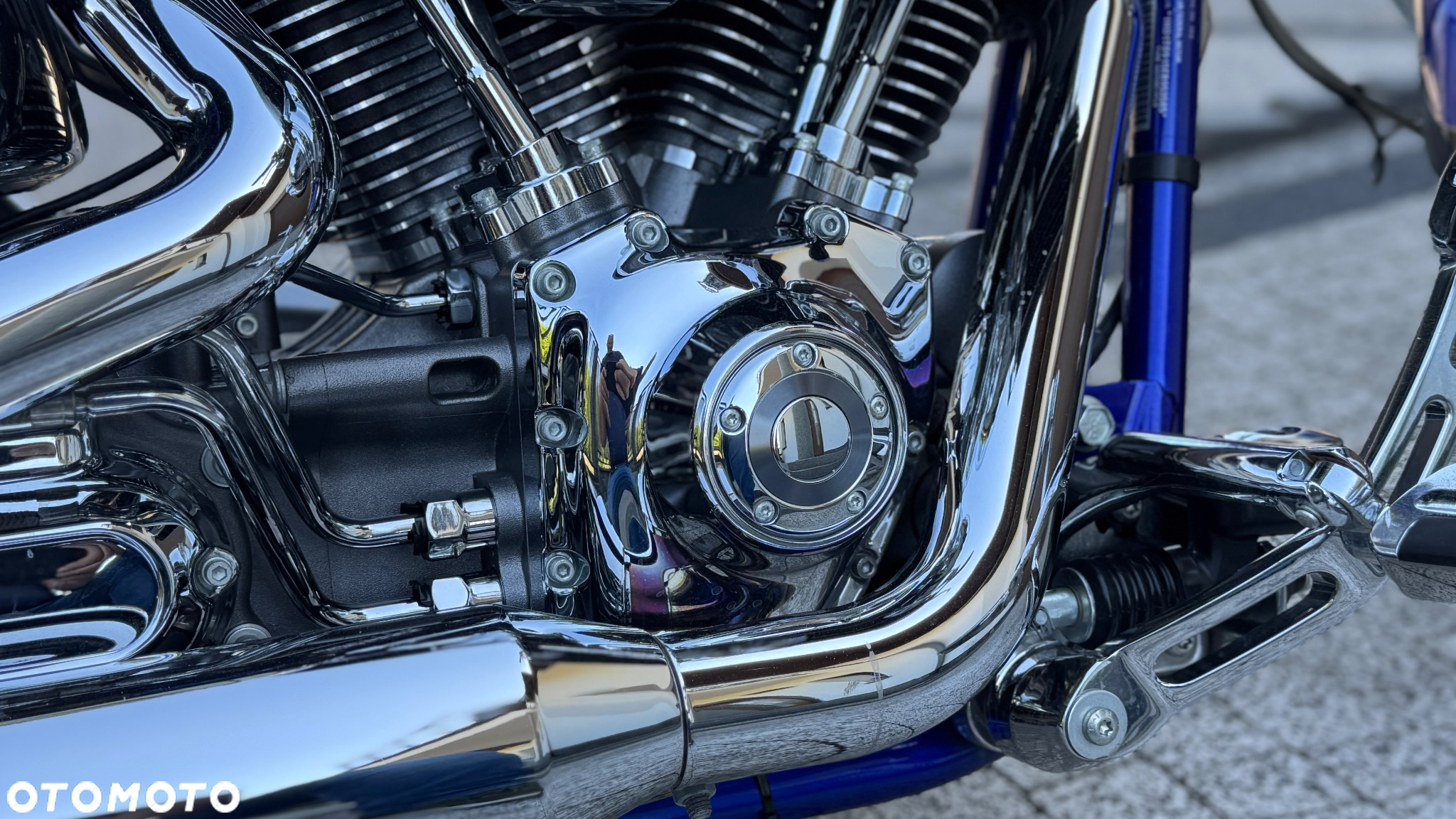 Harley-Davidson Softail Breakout - 21