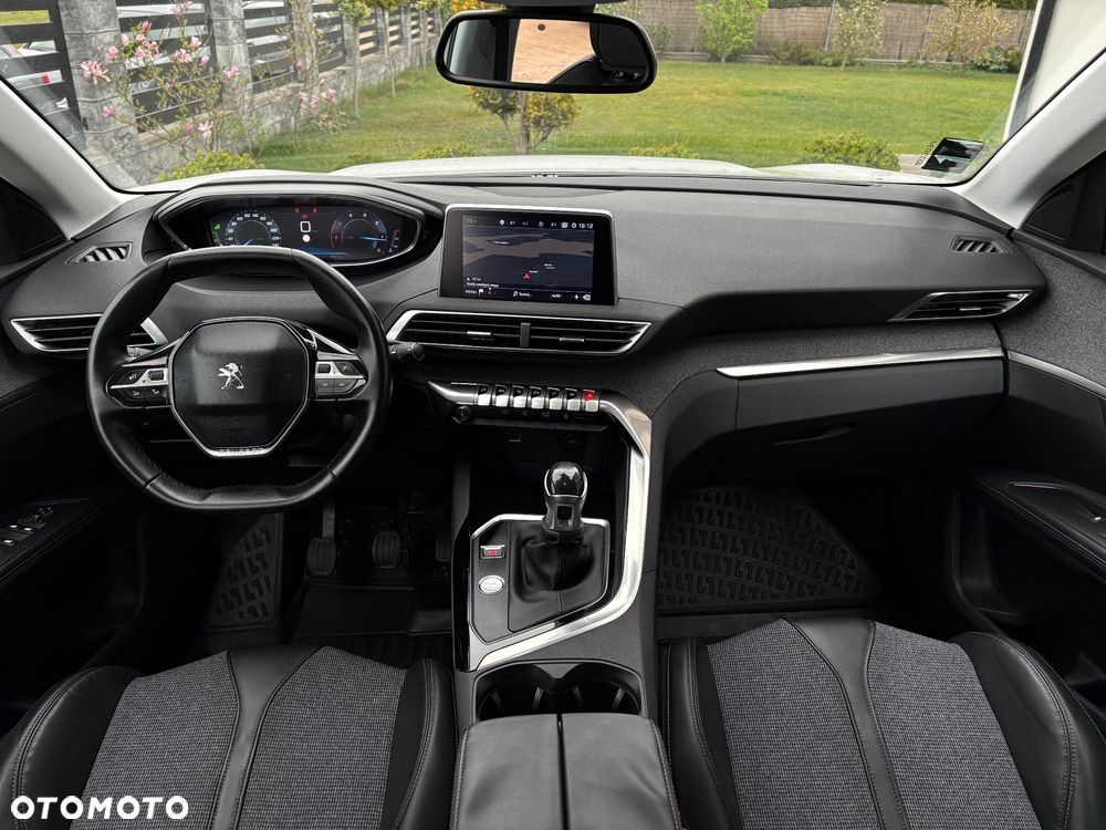 Peugeot 5008 BlueHDi 150 Allure - 24