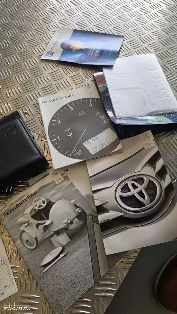 Toyota Avensis Touring Sports 2.0 D-4D Exclusive+GPS - 56