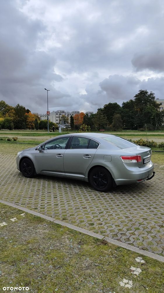 Toyota Avensis 1.6 Luna - 2