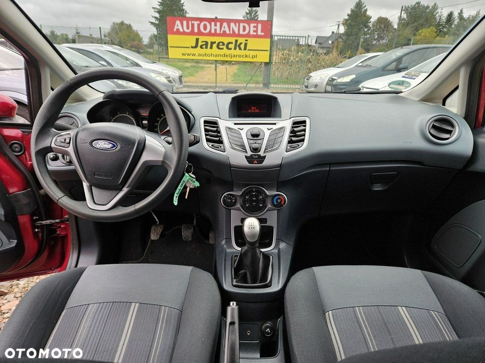 Ford Fiesta - 12