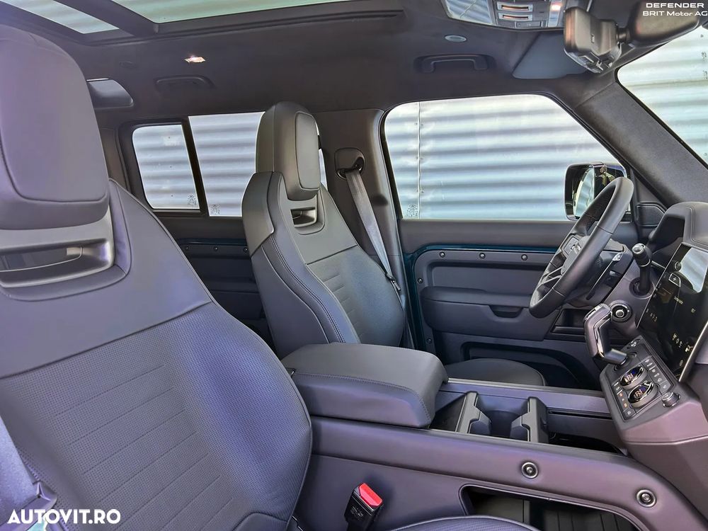 Land Rover Defender - 8