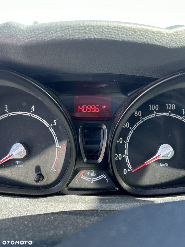 Ford Fiesta 1.25 Silver X plus EU5 - 15