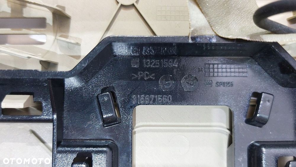 LAMPKA PODSUFITKI KABINY OPEL INSIGNIA A 09r 13251594 - 3