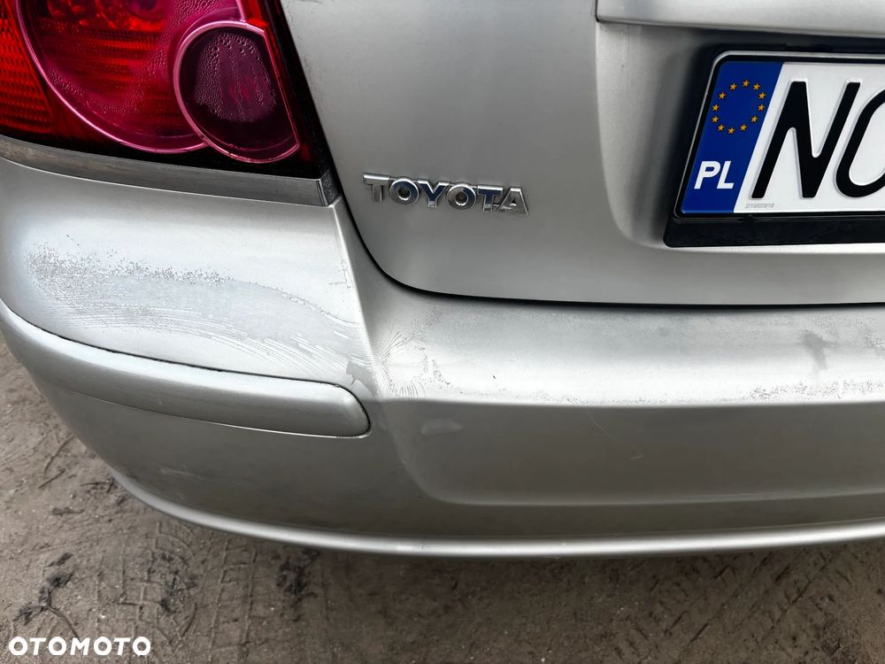 Toyota Avensis - 14