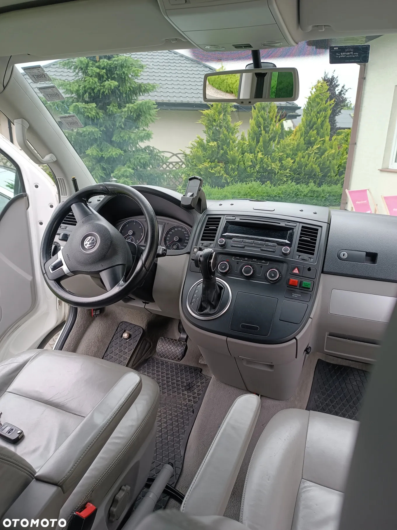 Volkswagen Multivan - 11