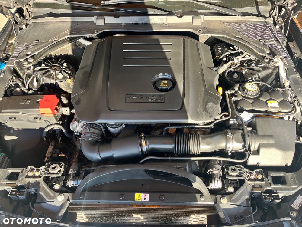 Jaguar XF 20d Prestige - 15