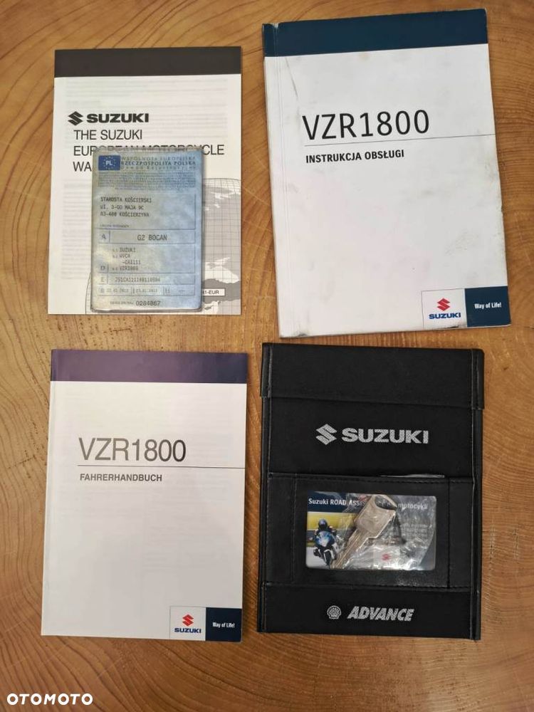 Suzuki Intruder - 12