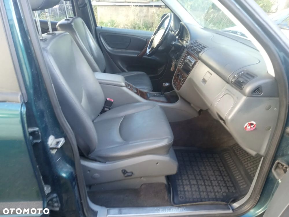 Mercedes-Benz ML 320 - 21