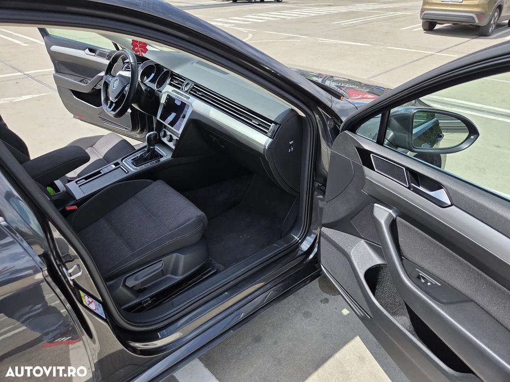 Volkswagen Passat 2.0 TDI SCR DSG Comfortline - 15
