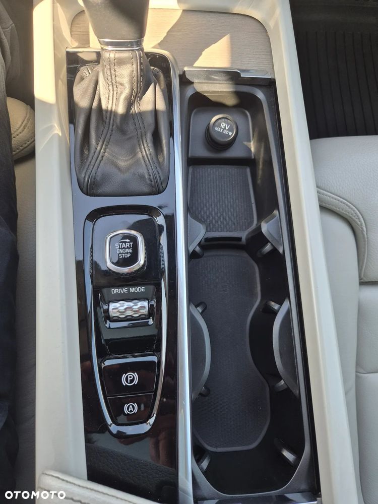 Volvo XC 60 T6 GPF AWD Inscription - 25
