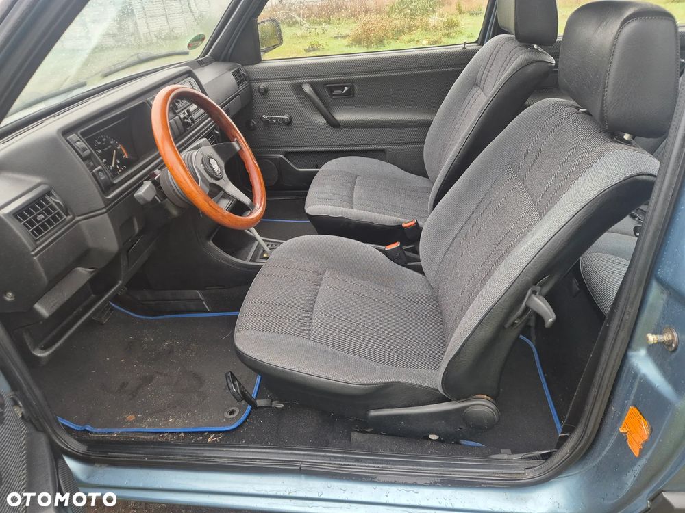 Volkswagen Golf 1.8 GL - 11