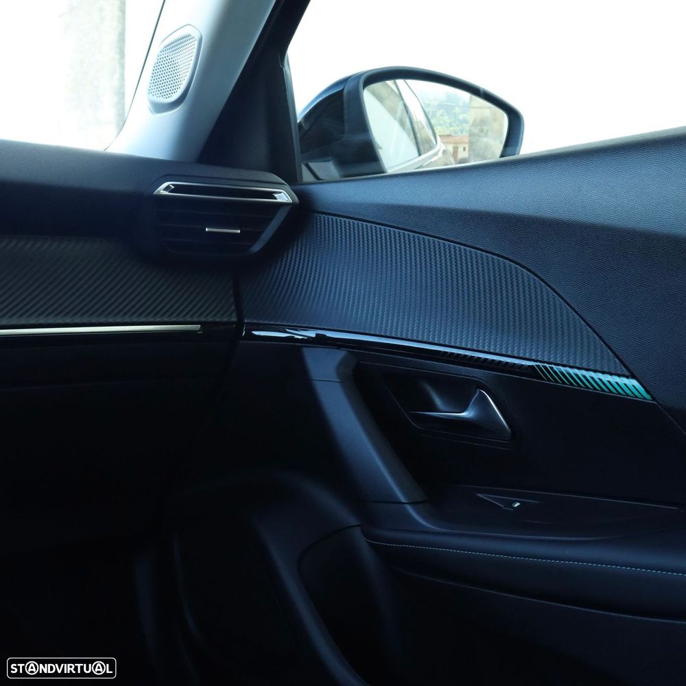 Peugeot 2008 1.2 PureTech Allure Pack EAT8 - 23