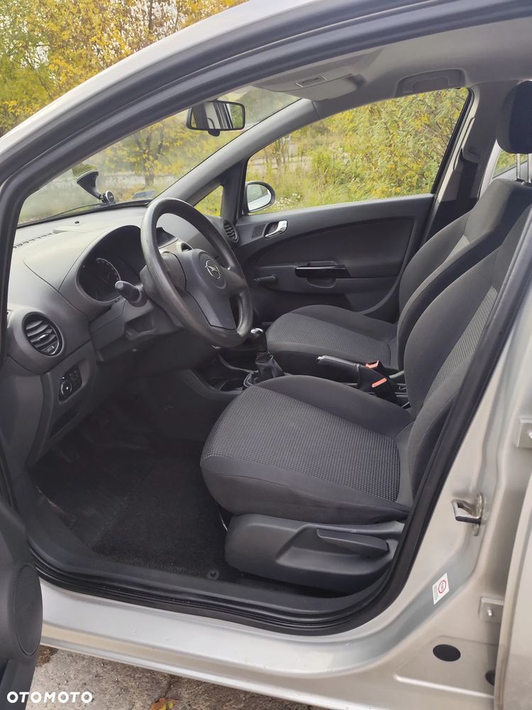 Opel Corsa 2010 photo 4