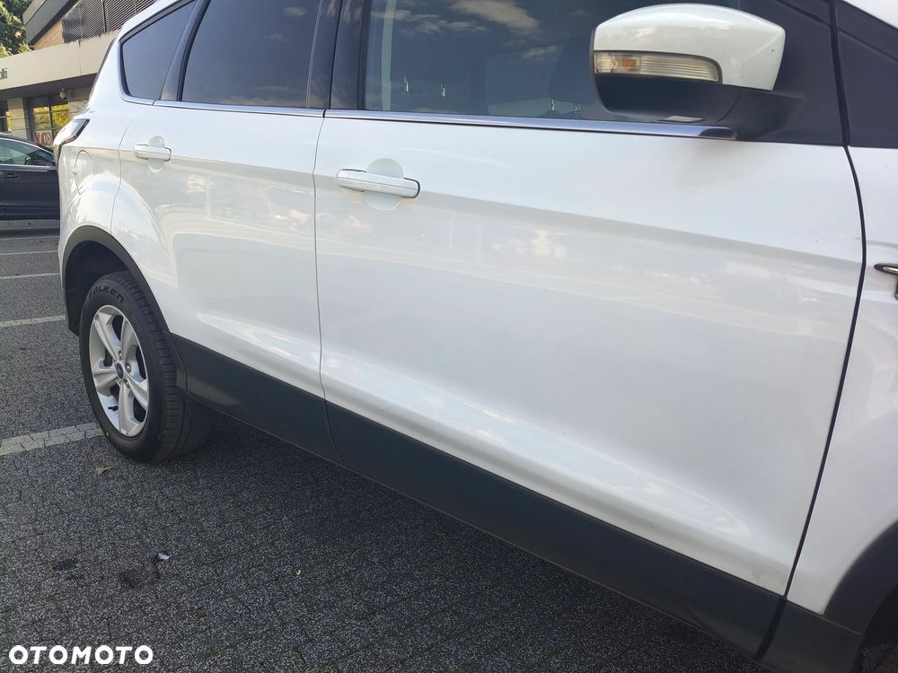 Ford Kuga 1.5 EcoBoost 2x4 Trend - 32