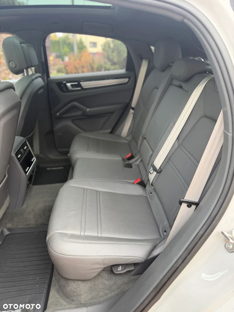 Porsche Cayenne - 8