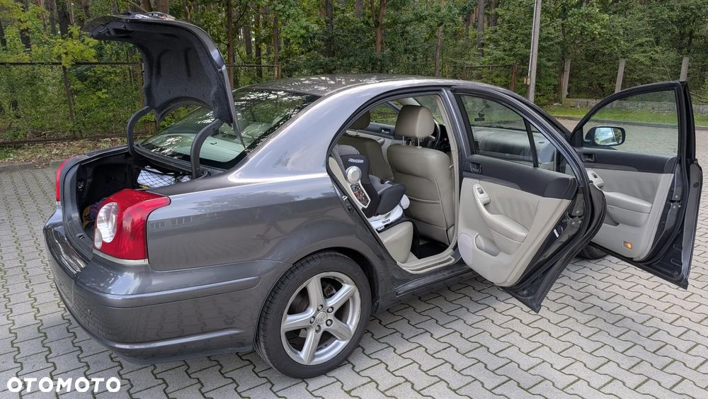 Toyota Avensis 2.2 D-CAT Prestige NAVI - 21