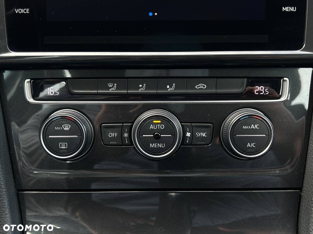 Volkswagen Golf 1.5 TSI BMT Comfortline - 27