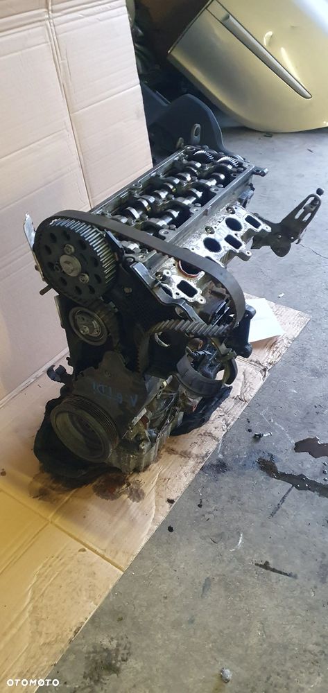 Silnik słupek blok silnika VW Audi Skoda Seat 1.6 TDI CAY CAYD - 4