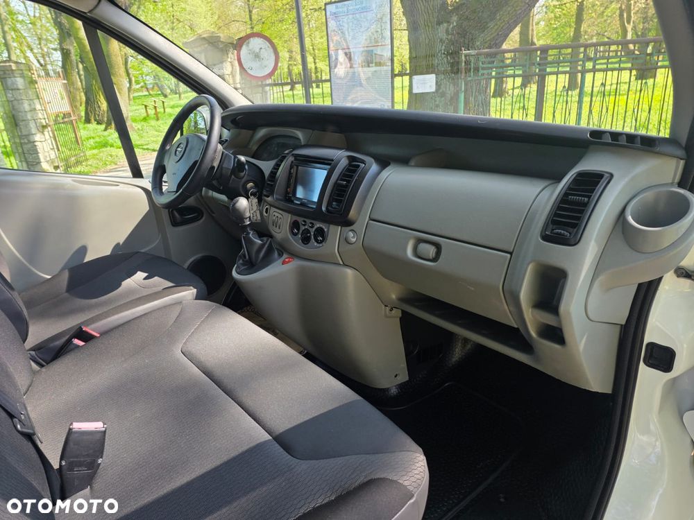 Opel Vivaro - 11