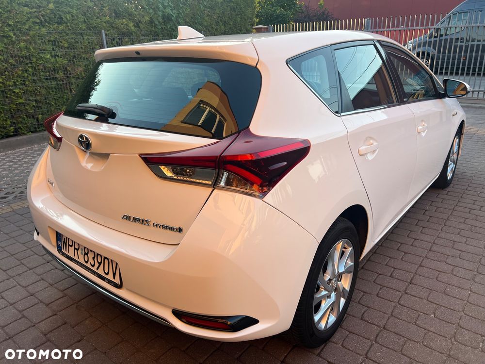 Toyota Auris 1.8 HSD Sol - 10
