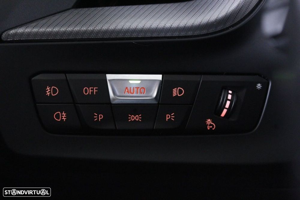 BMW 116 d Pack Desportivo M Auto - 27